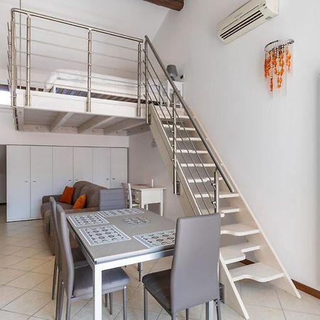 Cozy Mezzanine Apartment By Wonderful Italy Bologna Ngoại thất bức ảnh